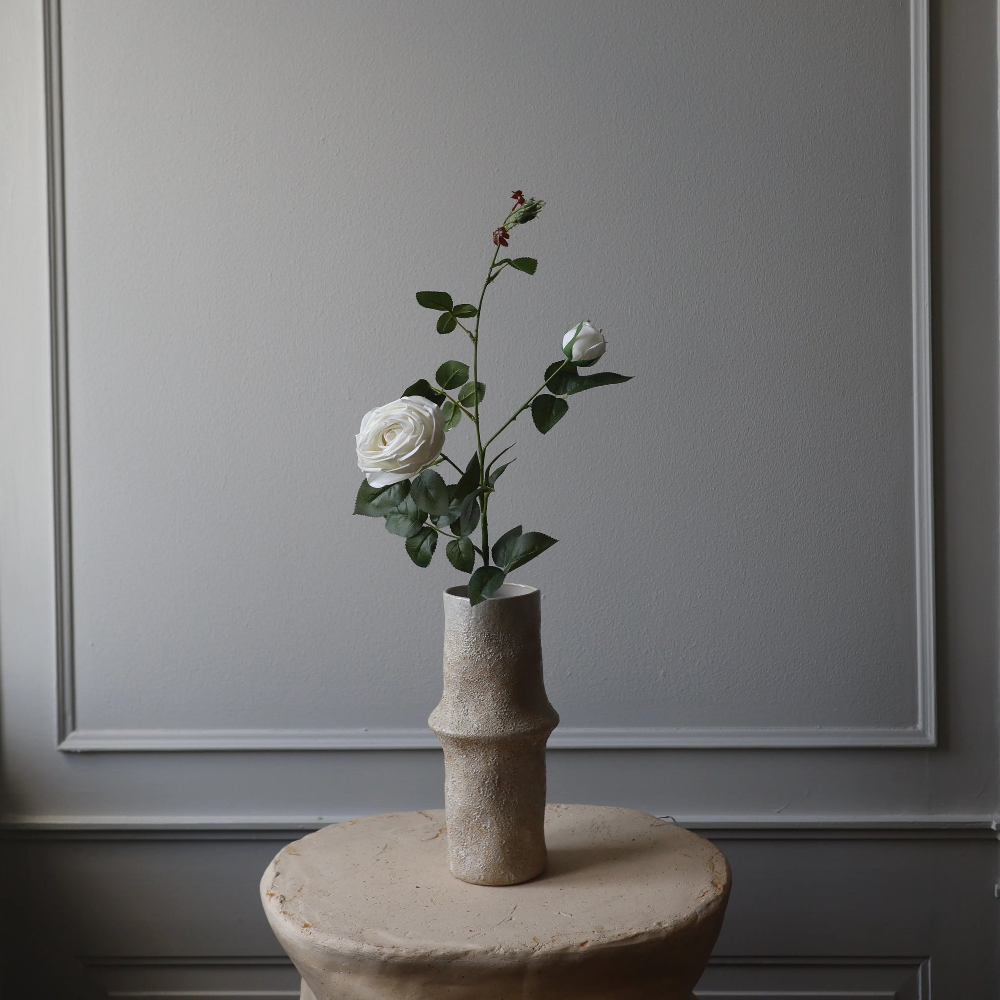 Premium Longstem Spray Roses in White from Botané